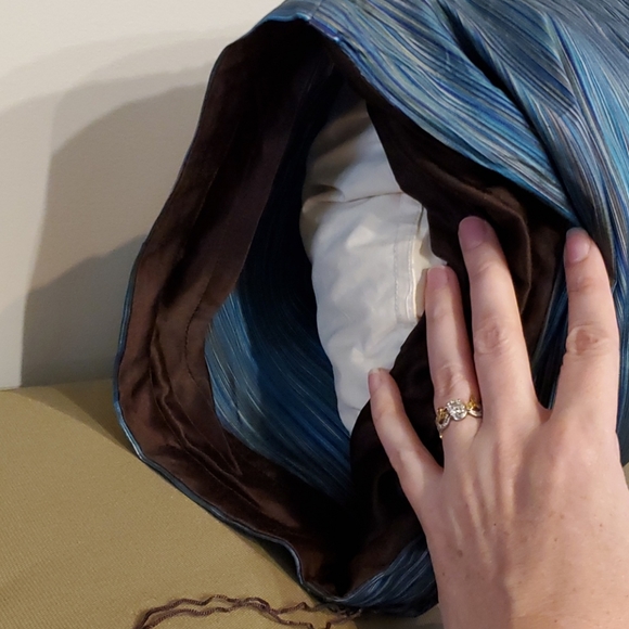 Blue stripe pillows from Target Global Bazar - Picture 3 of 5